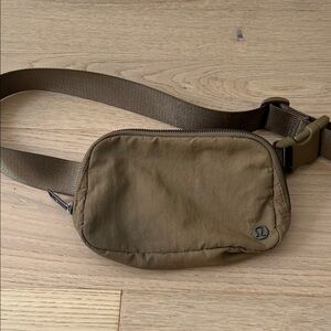 lululemon athletica Olive Belt Bag